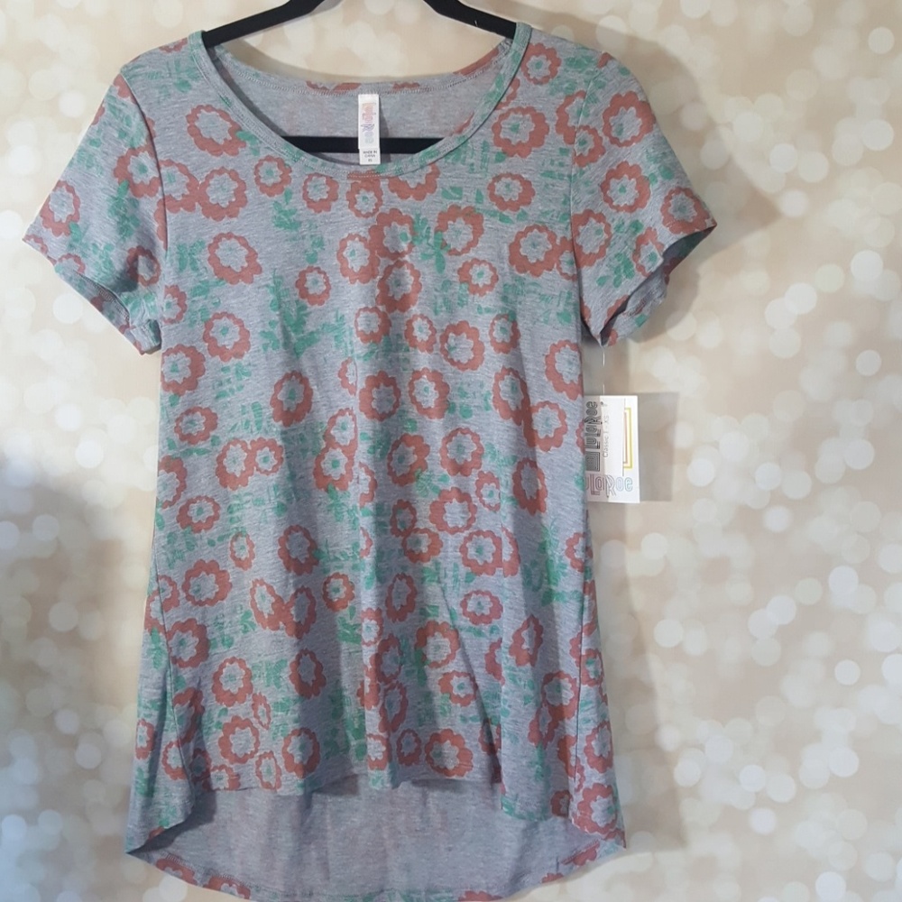 Bnwt Lularoe classic tee Xs